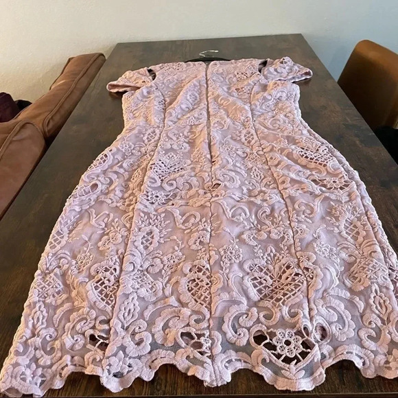 nikibiki pink crochet cup sleeve dress size m - Picture 10 of 16